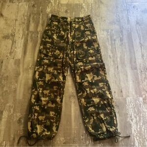 ZARA High-Waist Cargo Camo Pants Women’s Small
